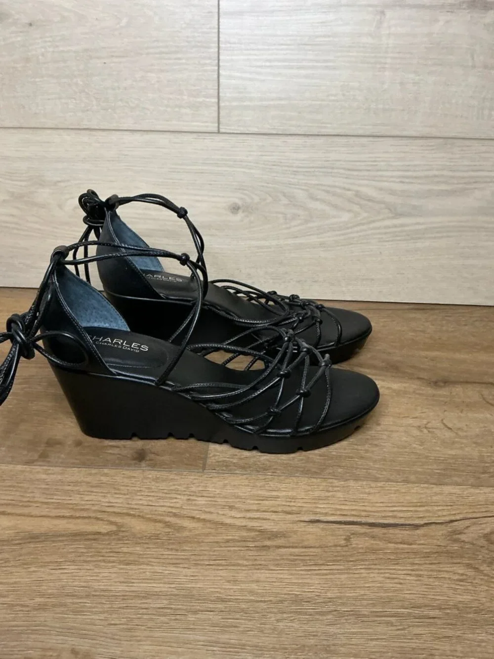 Charles David Vegas Wedge Sandals Strappy Platform Black 8.5M